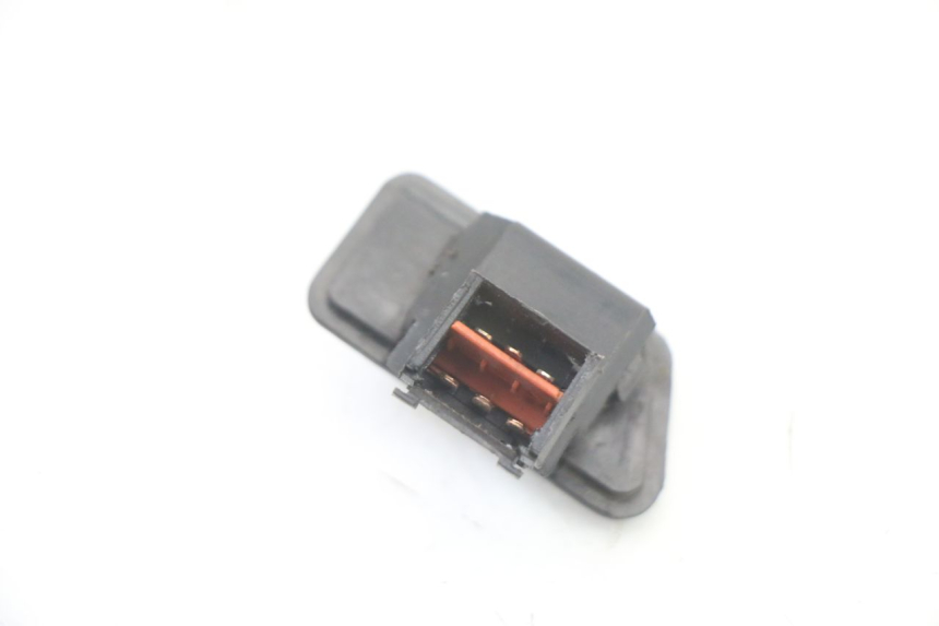 photo de PRZEŁĄCZNIK ŚWIATEŁ SYM ORBIT 2 4T 50 (2008 - 2017) - Zoom stanu zużycia