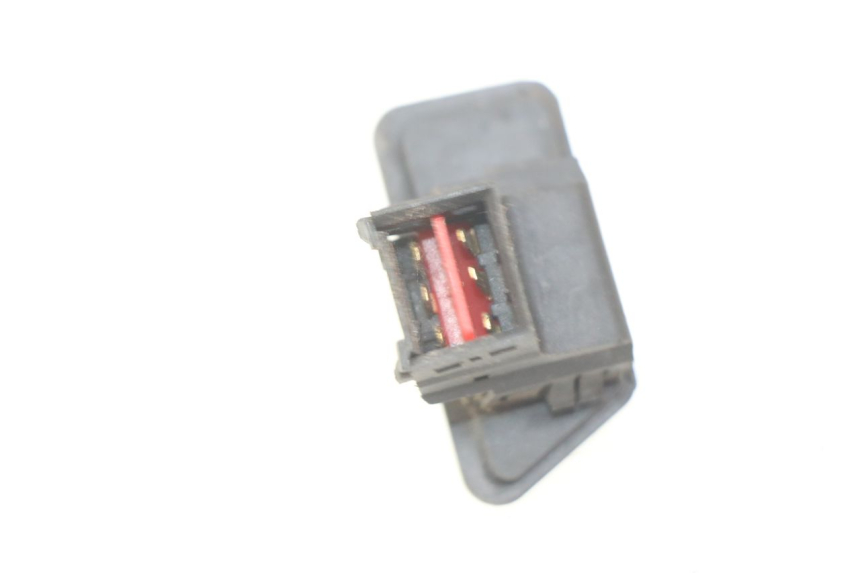 photo de PRZEŁĄCZNIK ŚWIATEŁ EUROCKA VIRTUALITY GT 4T 50 (2011 - 2017) - Szczegół części