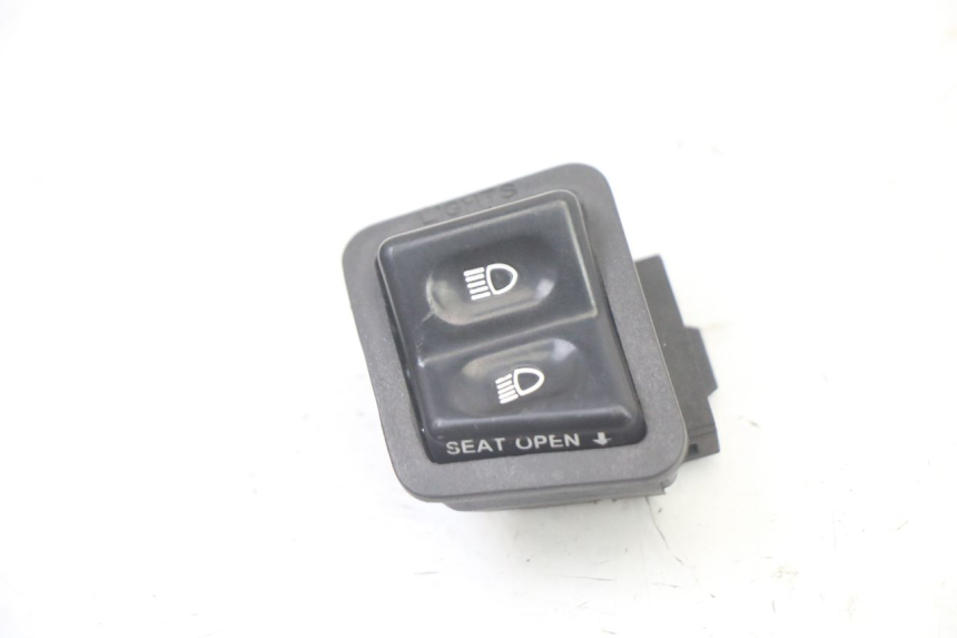 photo de PRZEŁĄCZNIK ŚWIATEŁ DROGOWYCH SYM FIDDLE 125 (2008 - 2010) - Widok główny