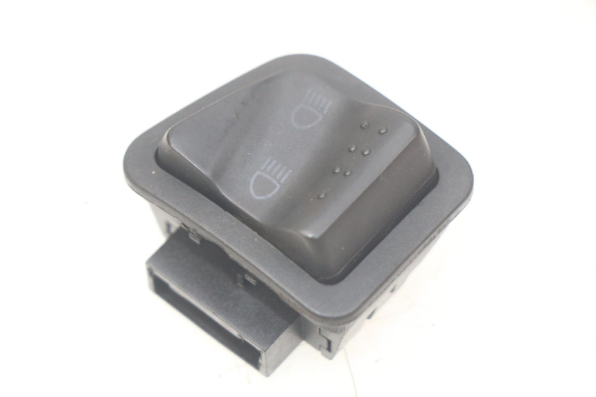 photo de PRZEŁĄCZNIK ŚWIATEŁ DROGOWYCH PIAGGIO LIBERTY 4T 50 (2004 - 2008) - Widok główny