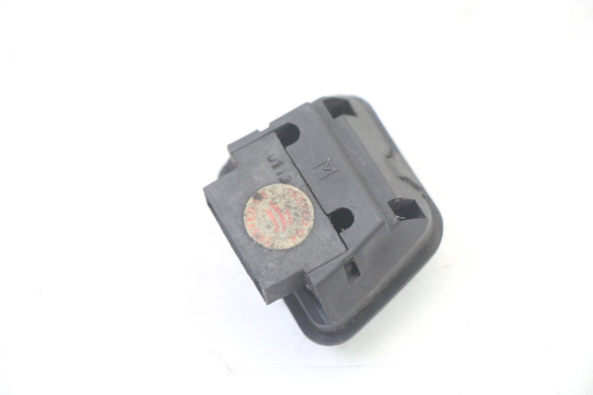 photo de PRZEŁĄCZNIK ŚWIATEŁ DROGOWYCH PIAGGIO MP3 500 (2011 - 2015) - Inny kąt widzenia