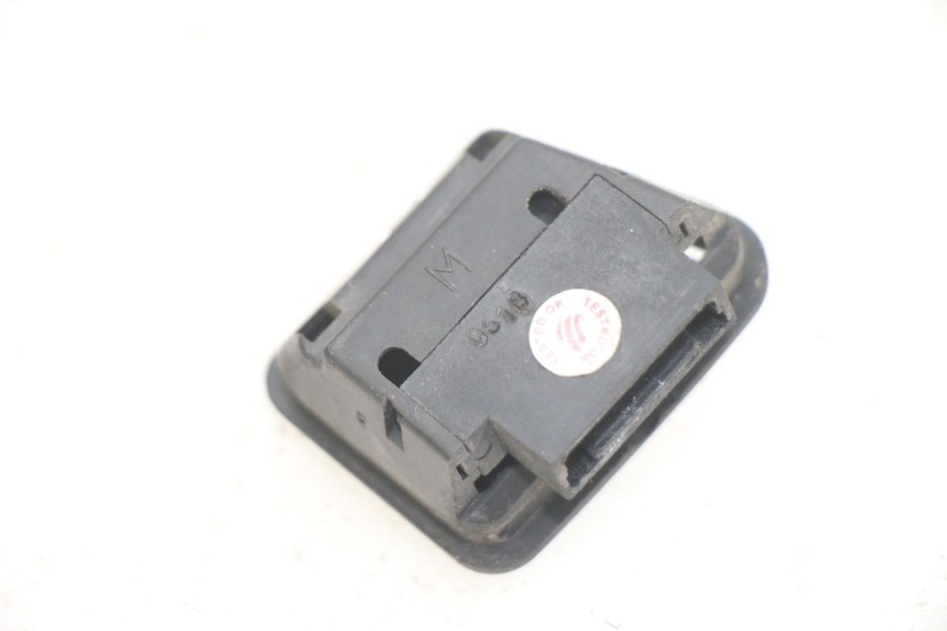 photo de PRZEŁĄCZNIK ŚWIATEŁ DROGOWYCH PIAGGIO NEW TYPHOON 50 (2018 - 2021) - Zoom stanu zużycia