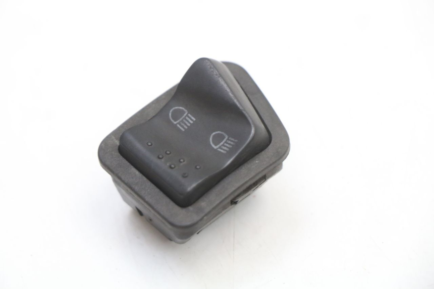 photo de PRZEŁĄCZNIK ŚWIATEŁ DROGOWYCH PIAGGIO NEW TYPHOON 50 (2018 - 2021) - Zoom stanu zużycia