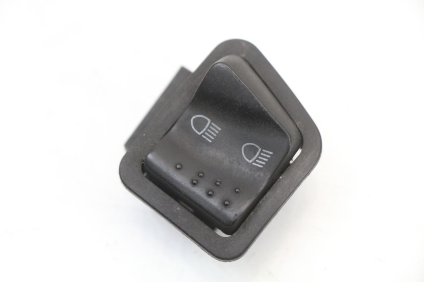 photo de PRZEŁĄCZNIK ŚWIATEŁ DROGOWYCH PIAGGIO NEW TYPHOON 50 (2018 - 2021) - Szczegół części