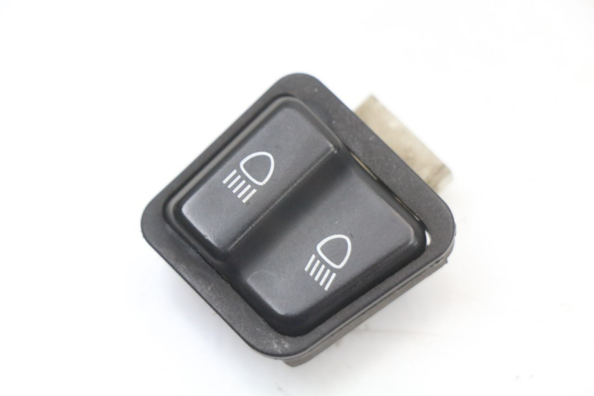 photo de PRZEŁĄCZNIK ŚWIATEŁ DROGOWYCH HONDA NHX LEAD 110 (2008 - 2010) - Szczegół części