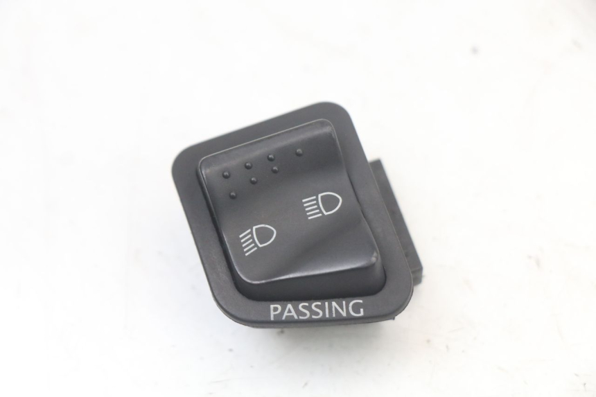 photo de PRZEŁĄCZNIK ŚWIATEŁ DROGOWYCH PIAGGIO LIBERTY IGET 4T 50 (2021 - 2025) - Widok główny