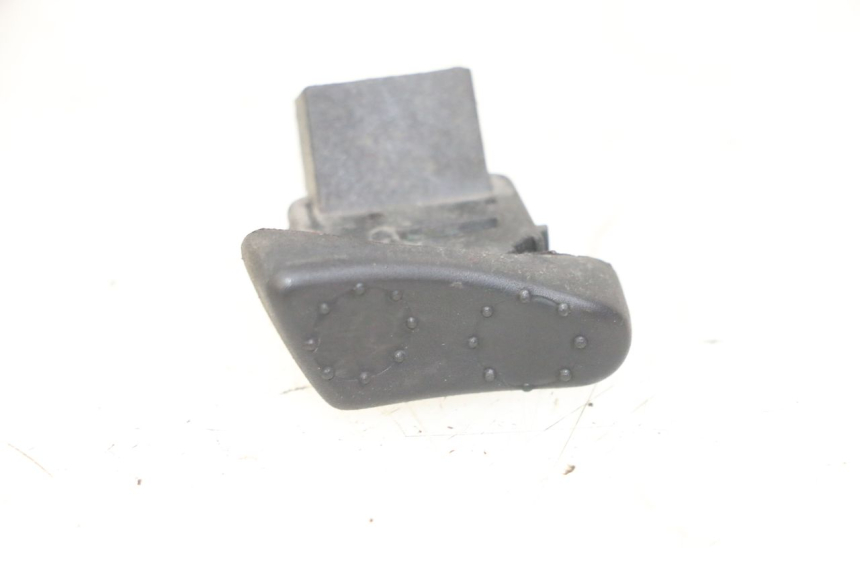 photo de PRZEŁĄCZNIK ŚWIATEŁ DROGOWYCH PIAGGIO VESPA GRANTURISMO 200 (2004 - 2005) - Widok główny