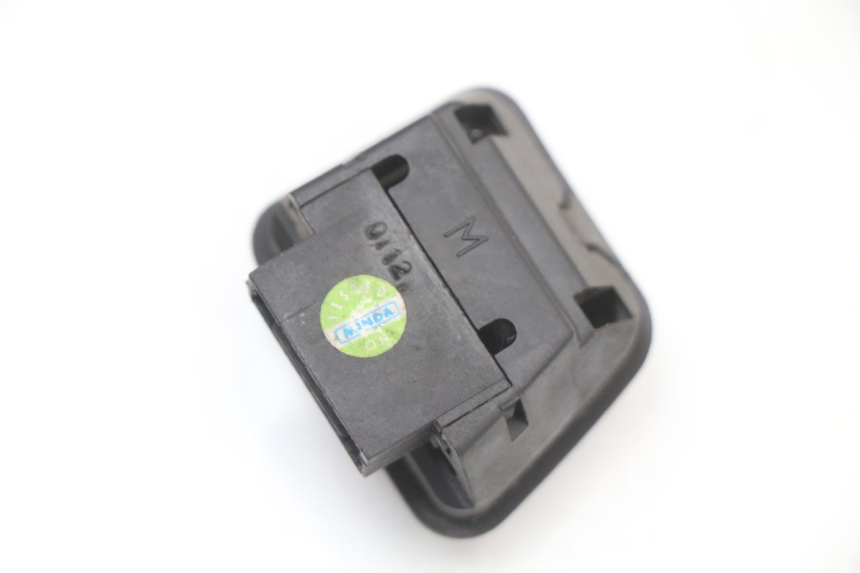 photo de PRZEŁĄCZNIK ŚWIATEŁ DROGOWYCH GILERA RUNNER SP 50 (2009 - 2017) - Inny kąt widzenia