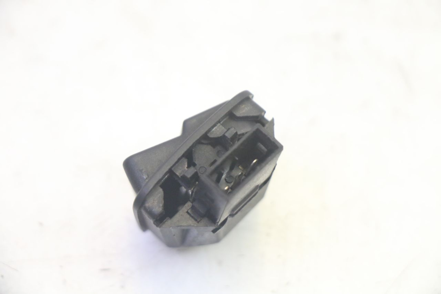 photo de PRZEŁĄCZNIK ŚWIATEŁ DROGOWYCH JM MOTORS SANTANA EVO 50 (2024 - 2026) - Inny kąt widzenia