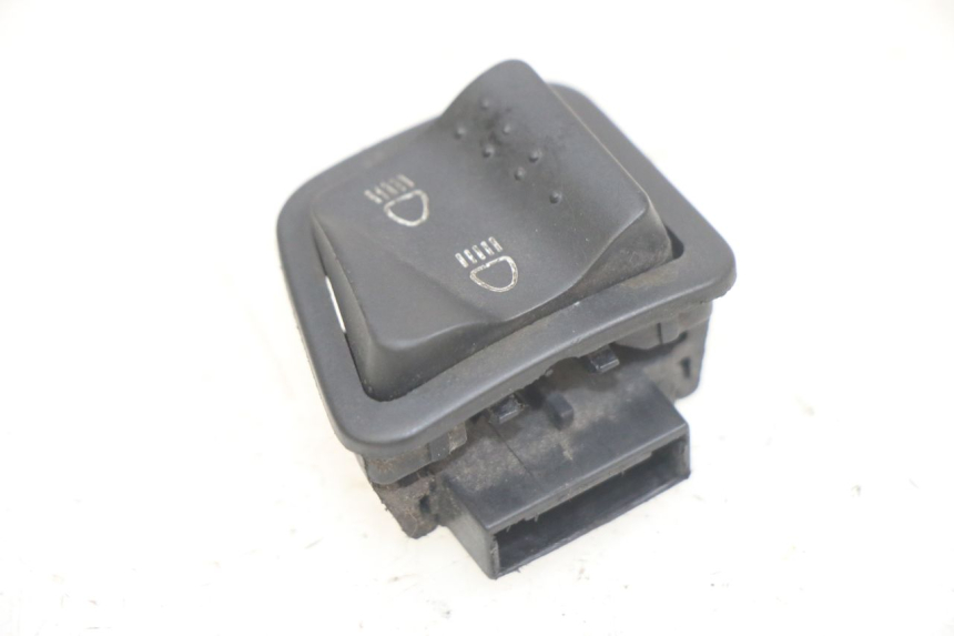 photo de PRZEŁĄCZNIK ŚWIATEŁ DROGOWYCH APRILIA SR 2T 50 (2012 - 2017) - Widok główny