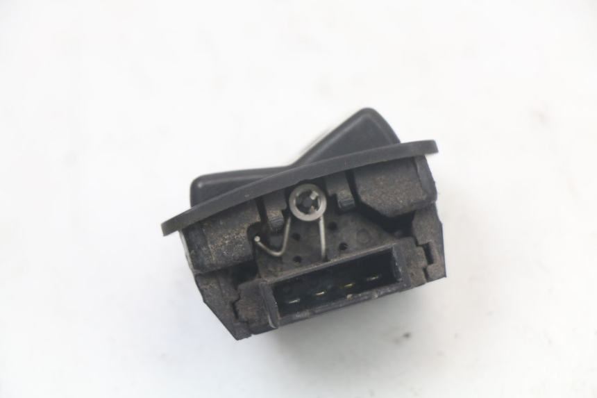 photo de PRZEŁĄCZNIK ŚWIATEŁ DROGOWYCH SYM ORBIT 2 4T 50 (2018 - 2022) - Zoom stanu zużycia