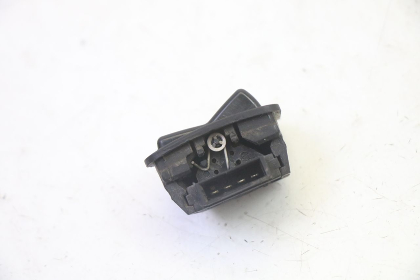 photo de PRZEŁĄCZNIK ŚWIATEŁ DROGOWYCH PEUGEOT TWEET PRO CARGO 50 (2018 - 2022) - Zoom stanu zużycia