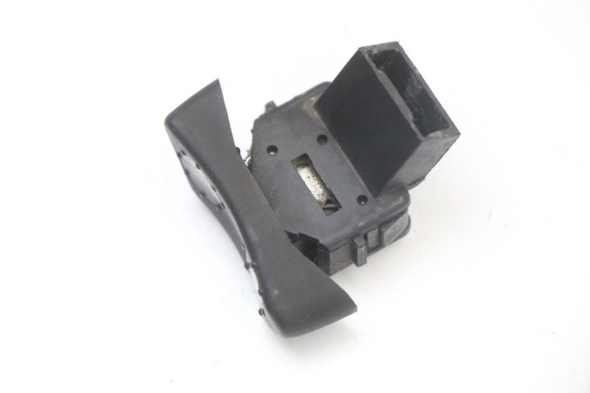 photo de PRZEŁĄCZNIK ŚWIATEŁ DROGOWYCH PIAGGIO VESPA LX 2T 50 (2005 - 2013) - Szczegół części