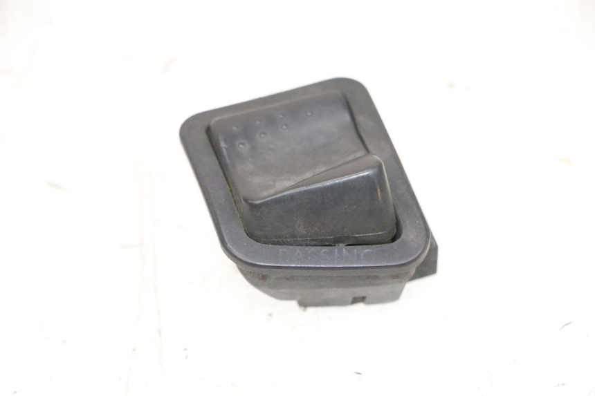 photo de PRZEŁĄCZNIK ŚWIATEŁ DROGOWYCH PIAGGIO X8 125 (2004 - 2007) - Szczegół części