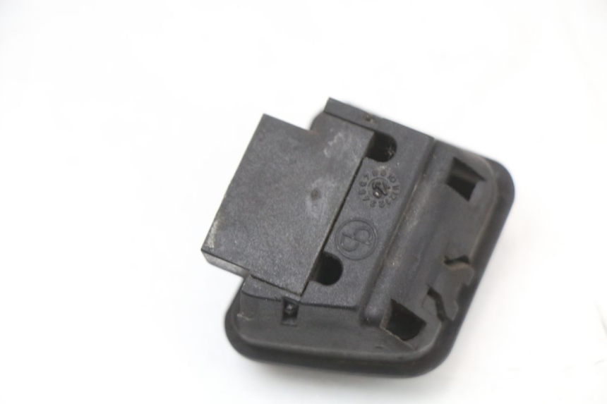 photo de PRZEŁĄCZNIK ŚWIATEŁ DROGOWYCH PIAGGIO X9 125 (2000 - 2003) - Inny kąt widzenia