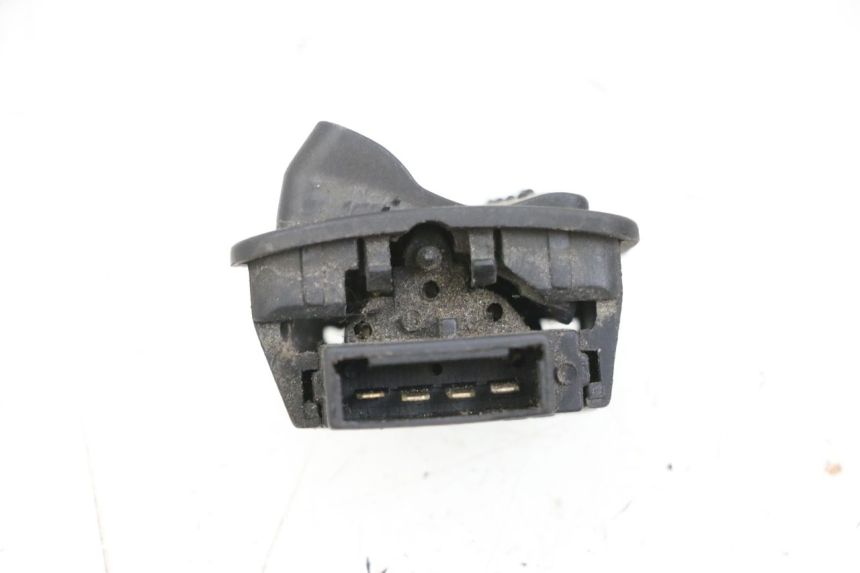 photo de PRZEŁĄCZNIK ŚWIATEŁ DROGOWYCH PIAGGIO ZIP 2T 50 (2009 - 2019) - Zoom stanu zużycia