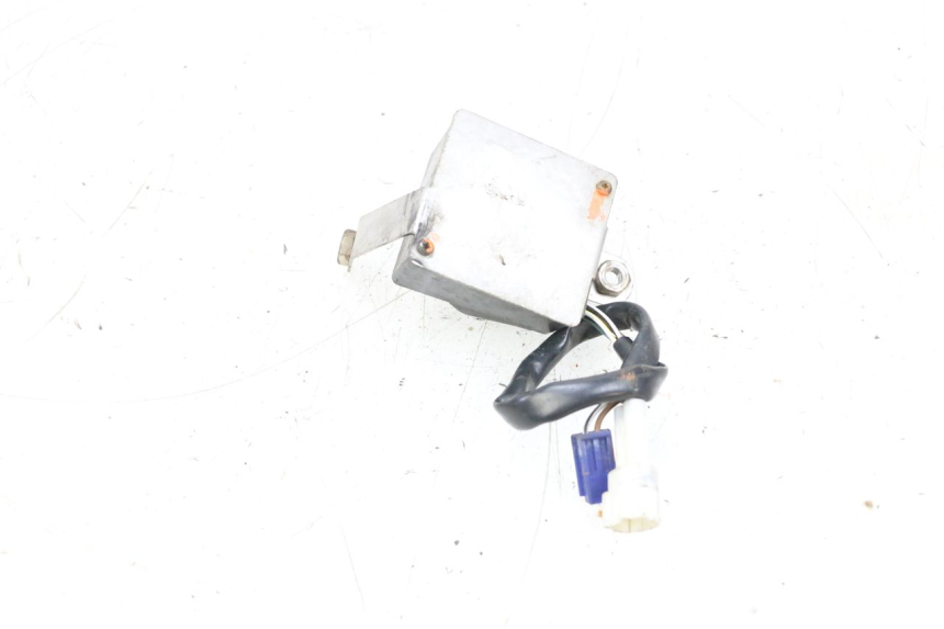 photo de PRZEŁĄCZNIK KIERUNKOWSKAZÓW YAMAHA TDM ABS 900 (2002 - 2014) - Zbliżenie techniczne