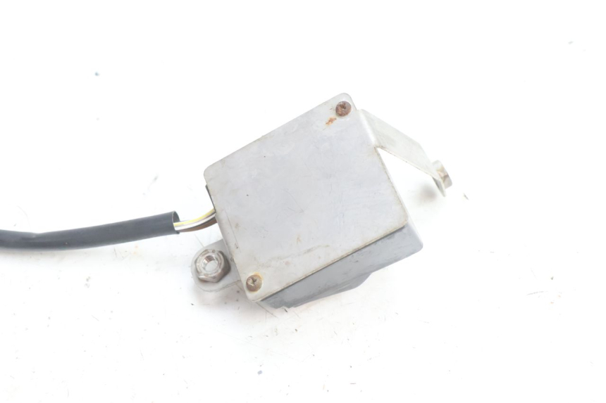 photo de PRZEŁĄCZNIK KIERUNKOWSKAZÓW YAMAHA TDM ABS 900 (2002 - 2014) - Zbliżenie techniczne