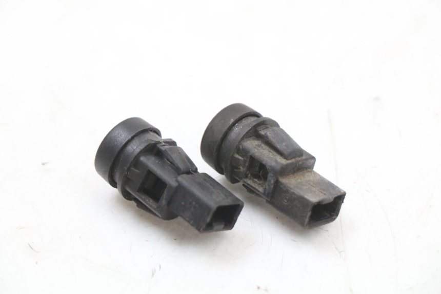 photo de PRZEŁĄCZNIK KIERUNKOWSKAZÓW PIAGGIO XEVO - X EVO 125 (2007 - 2017) - Zoom stanu zużycia