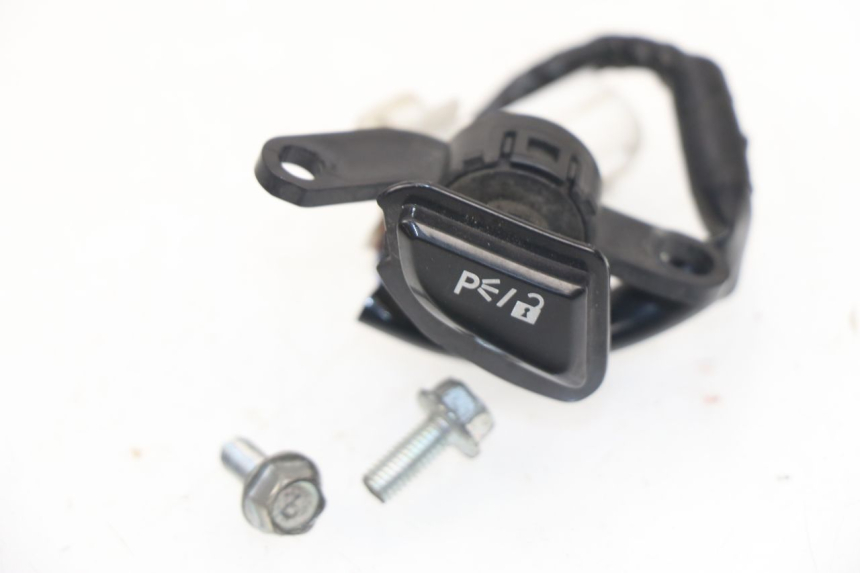 photo de PRZEŁĄCZNIK KIERUNKOWSKAZÓW YAMAHA YP T-MAX TMAX 530 (2017 - 2020) - Widok główny