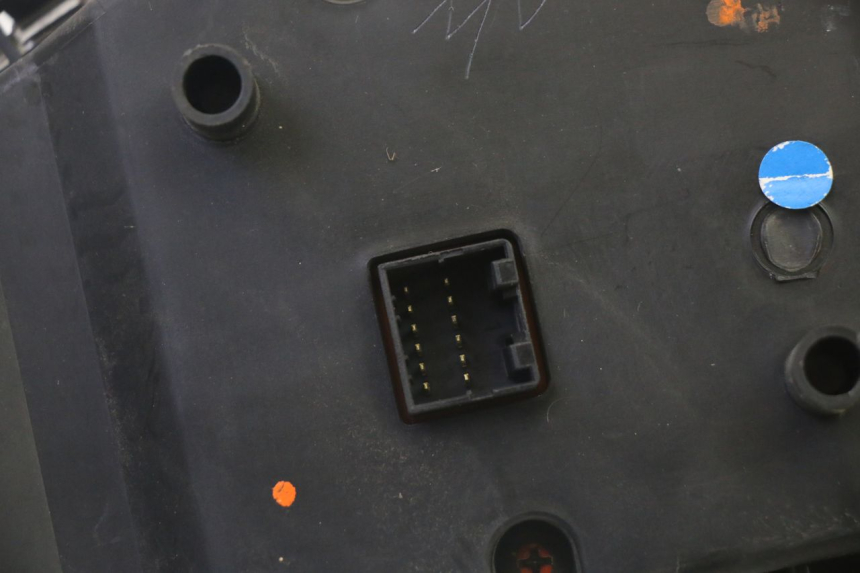 photo de LICZNIK QUADRO 4 4D 350 (2015 - 2018) - Oznaczenia i referencje