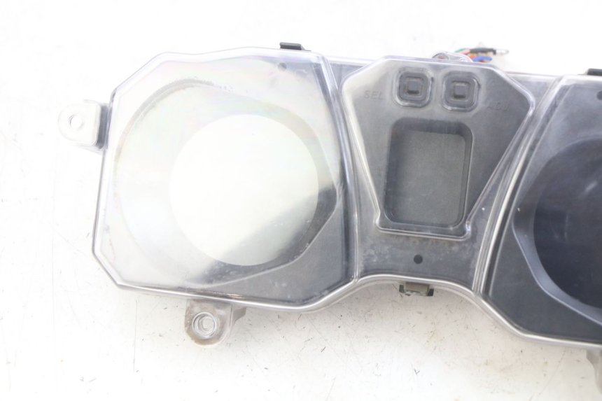 photo de LICZNIK NECO ALEXONE 125 (2017 - 2024) - Zbliżenie komponentów