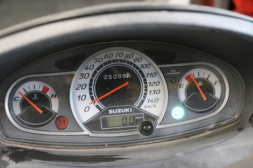 photo de LICZNIK SUZUKI BURGMAN 125 (2007 - 2014) - Zbliżenie techniczne