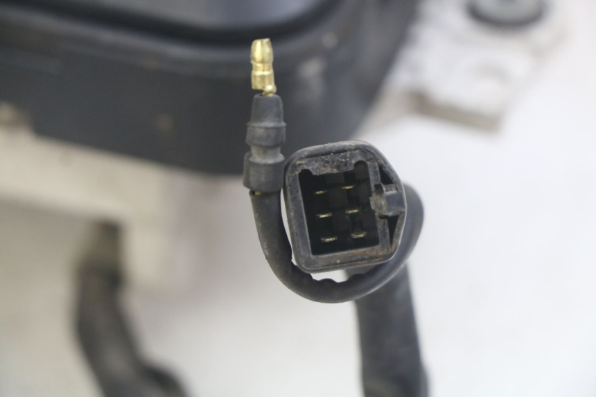 photo de LICZNIK HONDA CBR F SC25 1000 (1989 - 1992) - Zbliżenie techniczne