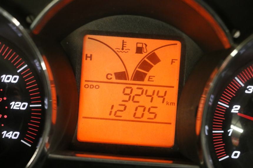 photo de LICZNIK KYMCO DINK STREET 125 (2009 - 2014) - Inny kąt widzenia