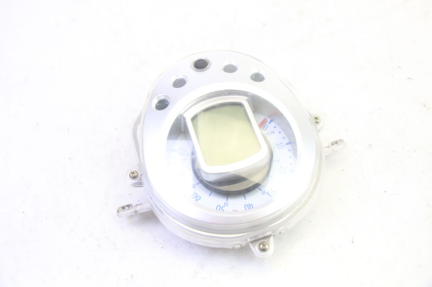 photo de LICZNIK PEUGEOT DJANGO 4T 50 (2014 - 2019) - Zbliżenie techniczne