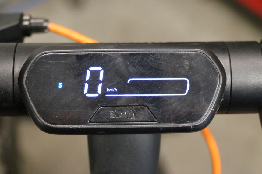 photo de LICZNIK SEGWAY NINEBOT E2 1 - Zoom stanu zużycia