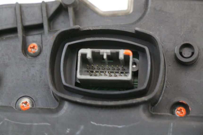 photo de LICZNIK HONDA FES S-WING SWING ABS 125 (2007 - 2015) - Oznaczenia i referencje