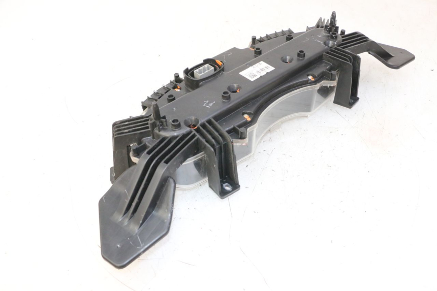 photo de LICZNIK HONDA FES S-WING SWING ABS 125 (2007 - 2015) - Stan powierzchni