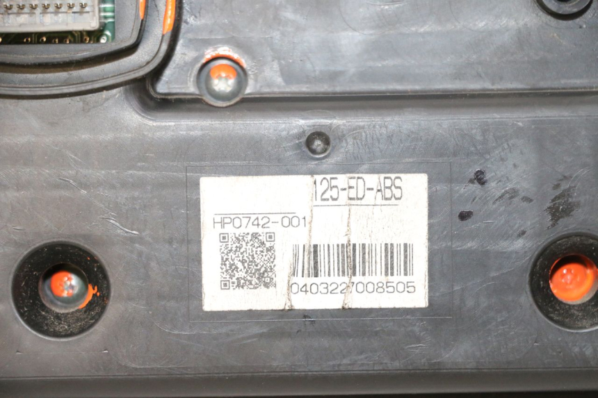 photo de LICZNIK HONDA FES S-WING SWING ABS 125 (2007 - 2015) - Oznaczenia i referencje