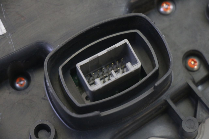 photo de LICZNIK HONDA FES S-WING SWING ABS 125 (2007 - 2015) - Zbliżenie komponentów