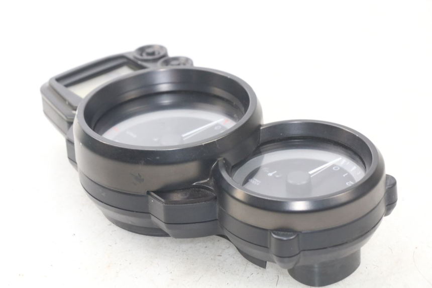 photo de LICZNIK YAMAHA FJR ABS 1300 (2006 - 2012) - Stan powierzchni