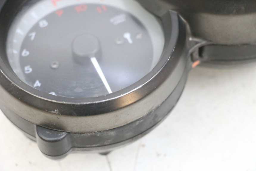 photo de LICZNIK YAMAHA FJR ABS 1300 (2006 - 2012) - Zbliżenie techniczne