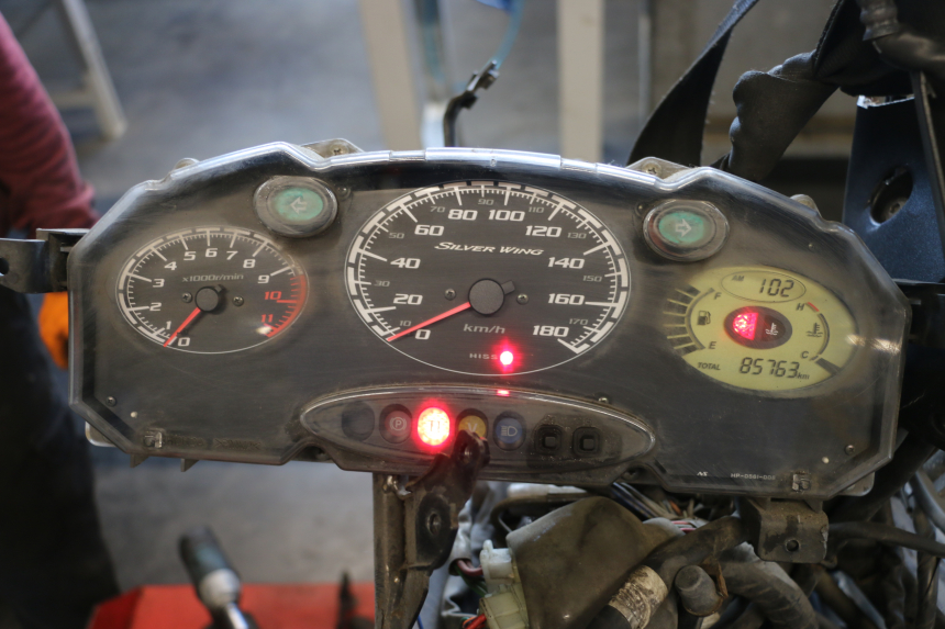 photo de LICZNIK HONDA FJS SILVER WING SILVERWING 400 (2005 - 2008) - Szczegół części