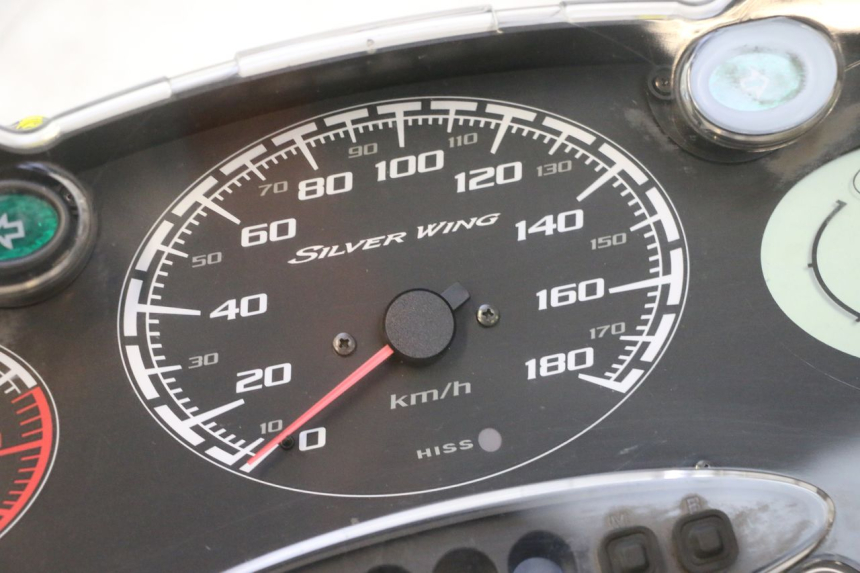 photo de LICZNIK HONDA FJS SILVER WING SILVERWING 400 (2005 - 2008) - Zbliżenie techniczne