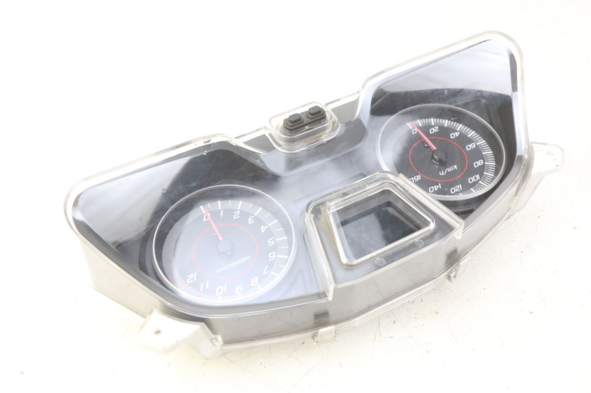 photo de LICZNIK HONDA FORZA 125 (2015 - 2016) - Zbliżenie techniczne