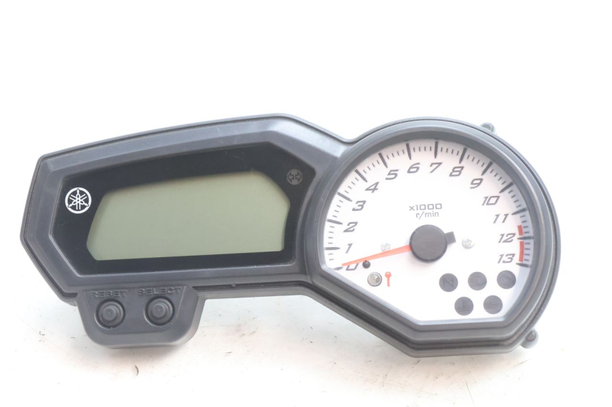 photo de LICZNIK YAMAHA FZ8 800 (2010 - 2016) - Widok główny