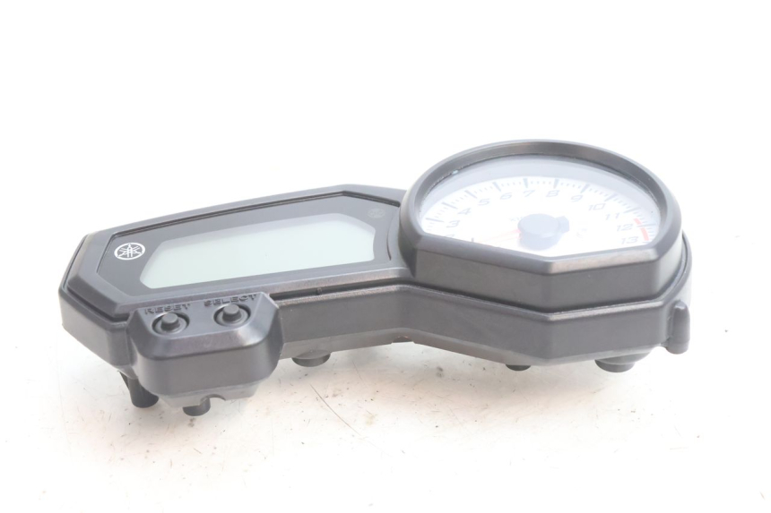 photo de LICZNIK YAMAHA FZ8 800 (2010 - 2016) - Inny kąt widzenia