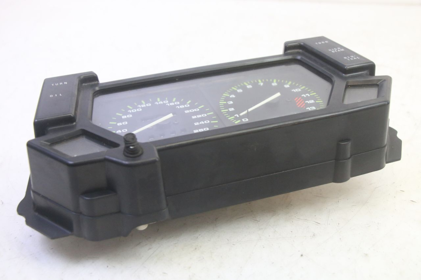 photo de LICZNIK KAWASAKI GPX R WARBIRD 600 (1988 - 1993) - Szczegóły charakterystyczne