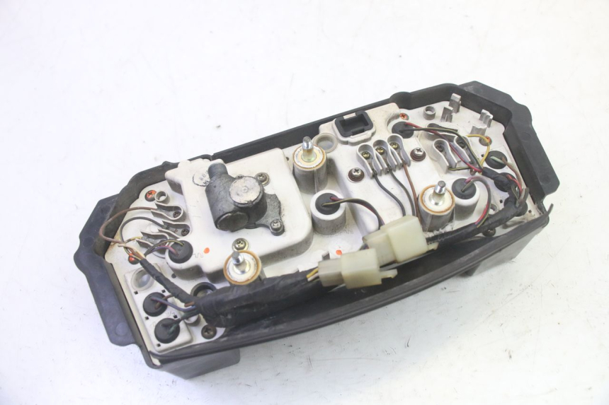 photo de LICZNIK KAWASAKI GPX R WARBIRD 600 (1988 - 1993) - Widok z bliska