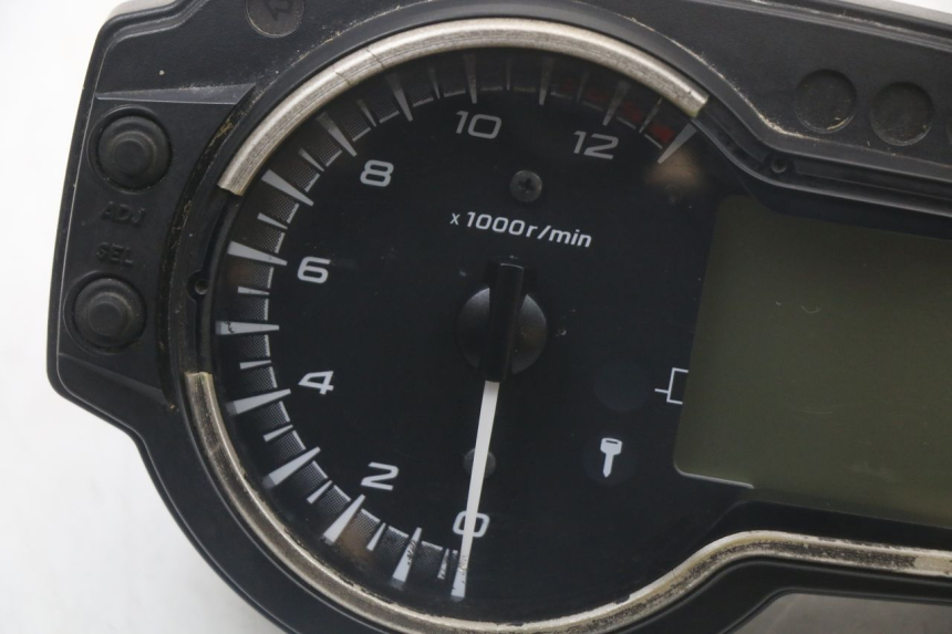 photo de LICZNIK SUZUKI GSR 750 (2011 - 2017) - Zoom stanu zużycia