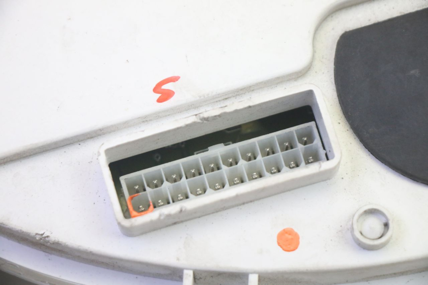 photo de LICZNIK SYM GTS EVO 125 (2009 - 2013) - Szczegóły charakterystyczne