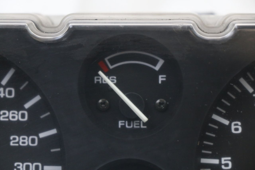 photo de LICZNIK HONDA CBR F 1000 (1993 - 1996) - Zoom stanu zużycia