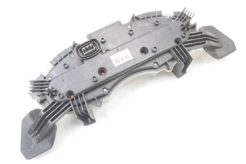 photo de LICZNIK HONDA FES S-WING SWING 125 (2007 - 2015) - Stan powierzchni