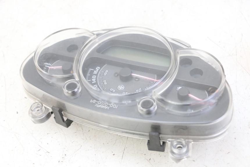 photo de LICZNIK PIAGGIO IE MP3 YOURBAN 300 (2011 - 2016) - Szczegóły charakterystyczne