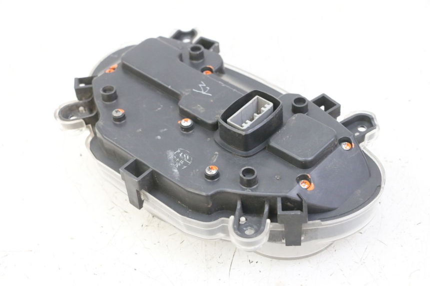 photo de LICZNIK PIAGGIO IE MP3 YOURBAN 300 (2011 - 2016) - Inny kąt widzenia